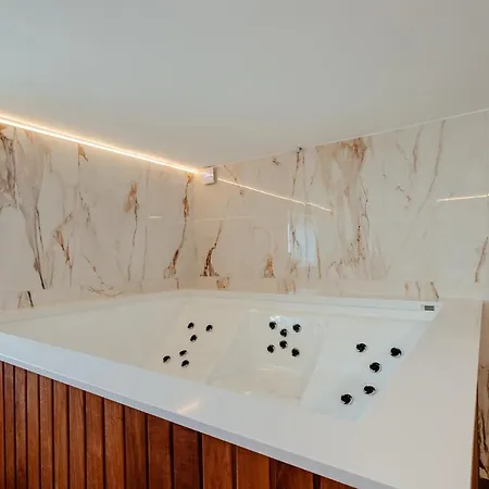 Apartament Cornelia *