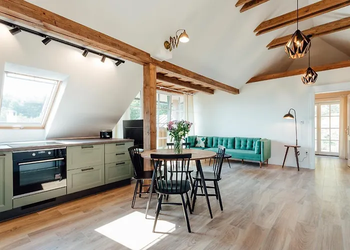Cornelia Apartment *